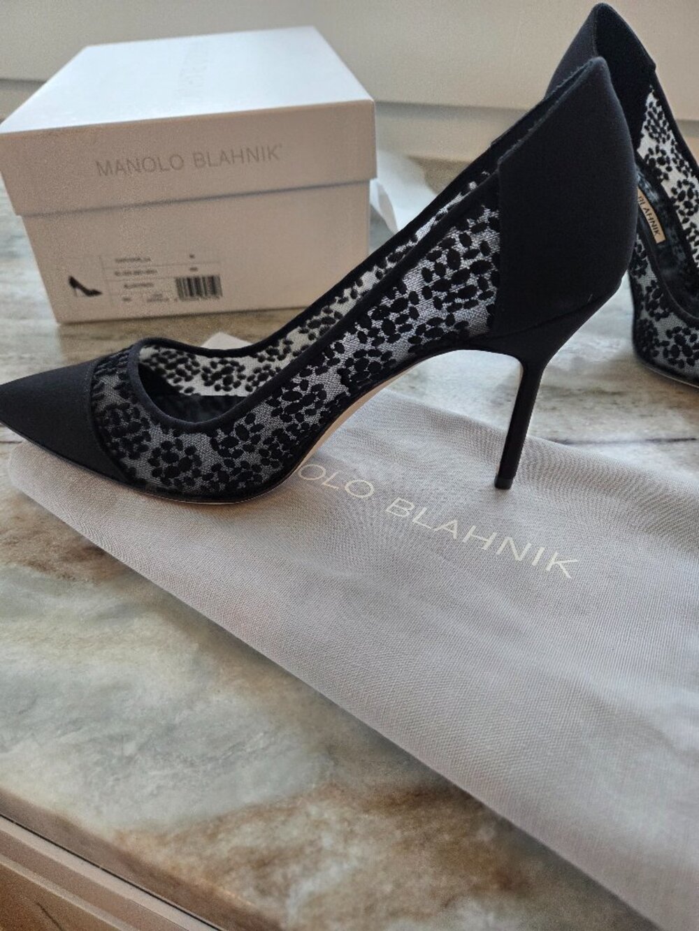 Brand New never worn Manolo Blahnik sz 8